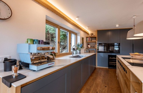 Kitzbuehel Ski Chalet | Kinkara Lodge - 3 Bedroom House in the heart of Kirchberg