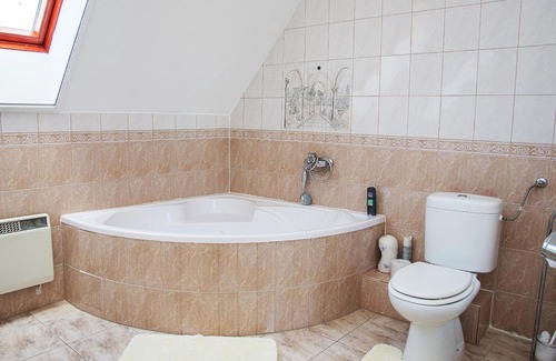 Debrecen House | Kisfecske Vendégház