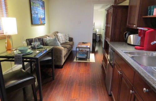Kitsilano Apartment | Kitsilano Garden Walk-Out 2 Bedroom