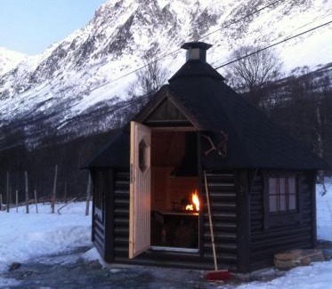 Lyngen House | Kjelkebakken gård 2.