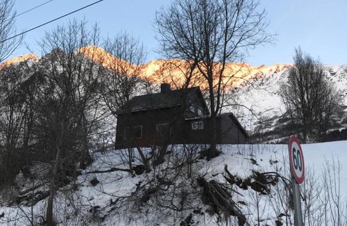 Lyngen House | Kjelkebakken Gard