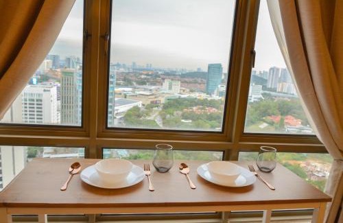 Damansara Perdana Apartment | KL Art Nouveau Suite, MRT, Free Parking, Self Check In