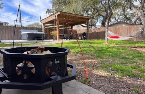 Rockport House | Knot Bay Haven, Dog Friendly, Hot Tub, Fenced yard, Patio and Grill, 3 BR