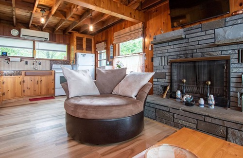 Valois House | Knotty and Nice: Sunset Views Close to Watkins Glen!