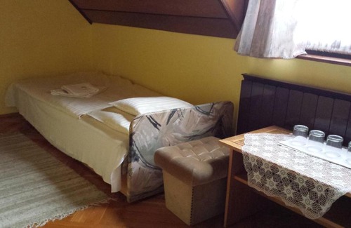 Komarom Bed & Breakfast | Kocsis Panzió és Étterem