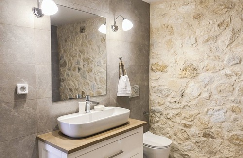 Delfoi Hotel | KOMODY