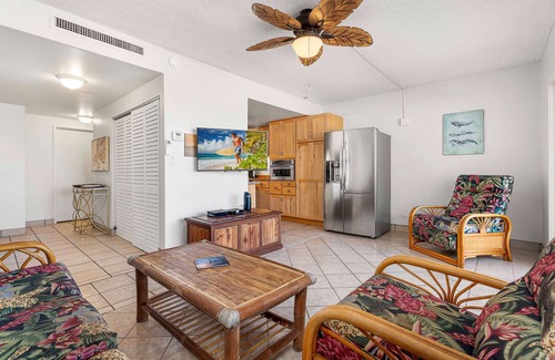 Historic Kailua Village Condo | Kona Plaza#203 2nd Floor Ocean View In Heart of Kona Town AC & Elevators