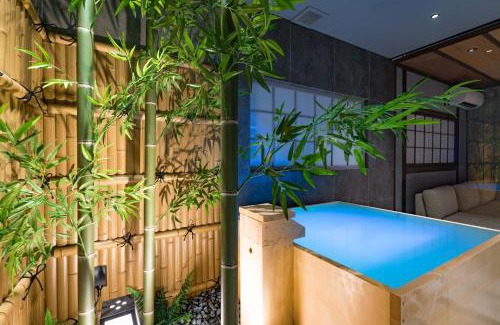 Minato House | KONJAKUSO Osaka Bentencho "HIKARIYUYA" Projection M apping SPA