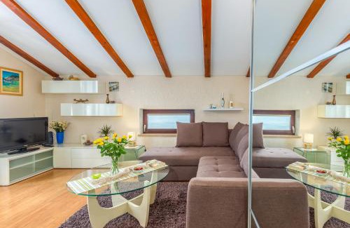 Rozmanici Apartment | Korina