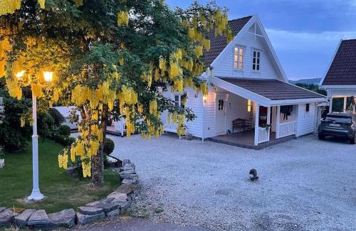 Sula Apartment | Koselig garasjeloft!