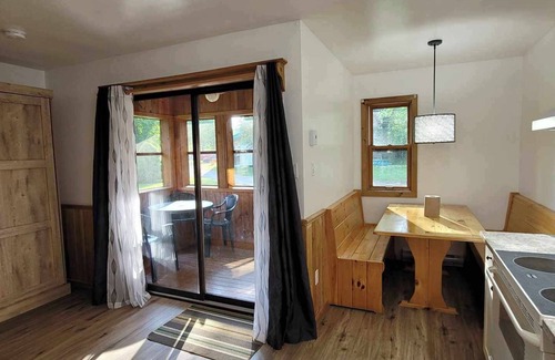 Saint Louis de Kent Hotel | Kouch Chalets