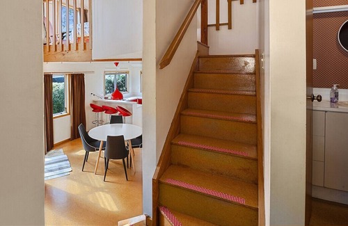 Omori Cottage | Kowhai Cottage - Omori Holiday Home