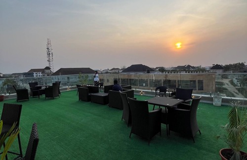 Ofin Apartment | KOZY APARTMENT & LOUNGE