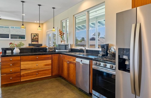 Kuau Apartment | Kuau Hale Makai- North Shore Maui - Steps to the beach!
