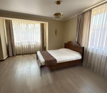 Bishkek House | Kushchu Guest House