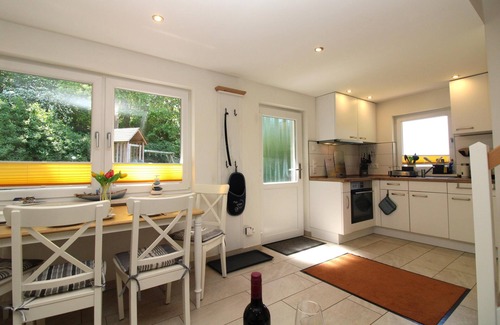 Kroepelin House | Küstenidyll Horst: cozy vacation home with 3 rooms, terrace and garden