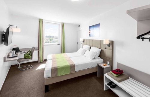Meyzieu Hotel | KYRIAD LYON EST - Stadium - Eurexpo