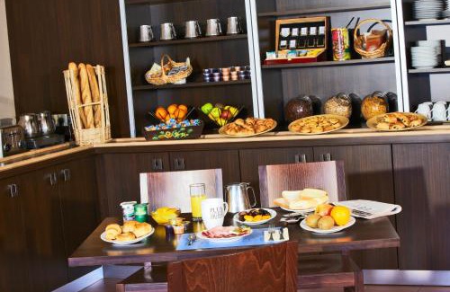 La Garde Hotel | Kyriad Toulon Est Hyeres La Garde