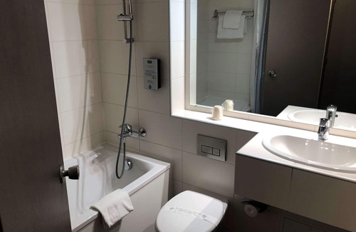 La Garde Hotel | Kyriad Toulon - Hyeres - La Garde