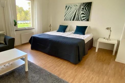 Lokholmen Apartment | Lägenhet i Hällestrand Semesterby, Laxen