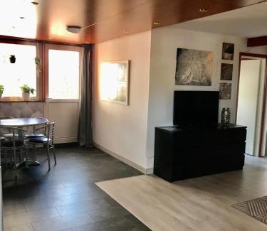 Soder Apartment | Lägenhet med 3 sovrum, terass och egen parkering