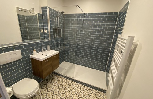 Aubigne Bed & Breakfast | L ancien Cafe - Luxury Suites and Gites