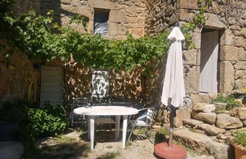 Silhac House | L'Ancienne Ecole