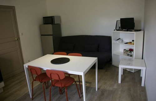 Charolles House | L'arconce house near town center