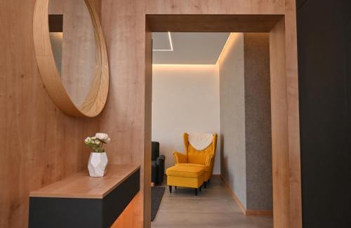 Sarvar Apartment | L'ari-Fáry Home