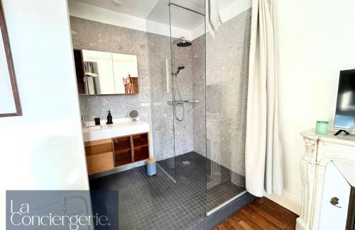 Poitiers Hotel | L'Auberge Maillochon- Poitiers Gare - Appart'Hôtel - 3 Chambres