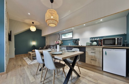 Esplanade Boat Rental | L Avoine Jacuzzi - La péniche de Fabrice