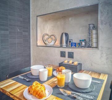 Secteur 4 Apartment | L'Eden Love - Jacuzzi/Sauna