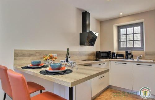 Brehand House | L'epine fleurie