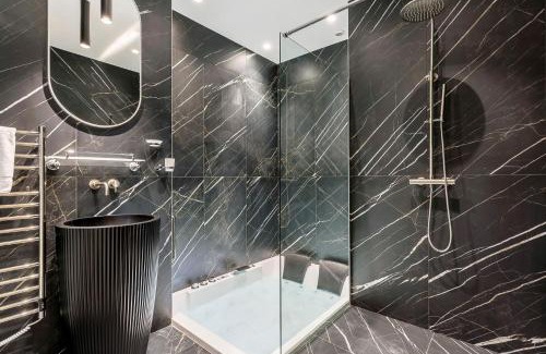 Croix Rousse Hotel | L'Exclusif Spa Suites Prestige Lyon Croix-Rousse