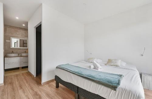 Cachan Villa | L'Harmonie - 8P - 4BDR - 3BR - Jardin & Parking