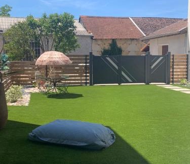 Priay House | L'HERMANCERIE