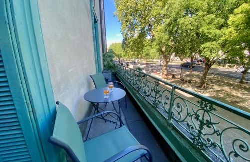Nimes City Centre Apartment | L'historien - avec balcon coeur de Nîmes