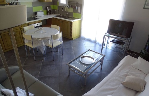 Saint-Rome-de-Tarn House | l'oustalou: house located 18 km from Millau in the village of St Rome de Tarn
