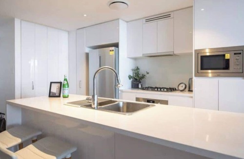 Brisbane Central Business District Apartment | L19 Spacious Apt, Wi-Fi, Parking