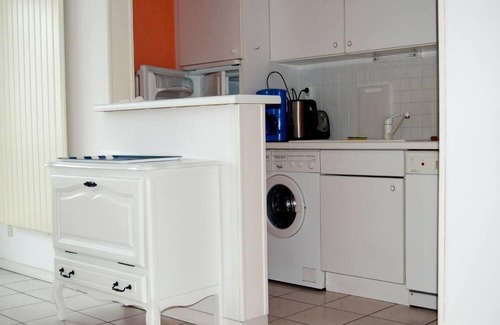 La Baule-Escoublac Apartment | La Baule plage benoit, T2 +cabin, seafront building