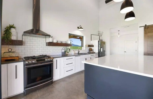 Spearfish Villa | La Bella Vita (The Beautiful Life) 5+ Bedrooms