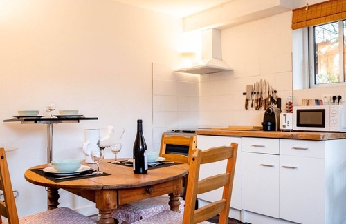 Les 3 Cites Apartment | La berge du Clain - Joli appartement à Poitiers