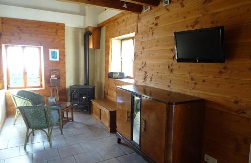 Saint-Andre-dʼApchon House | La Bruyère aux Lamas