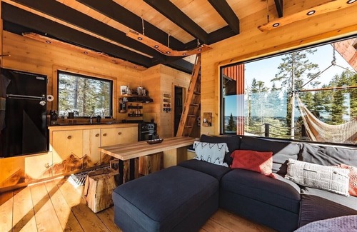 Lac Beauport Ski Chalet | La cAbin Ride&Sleep