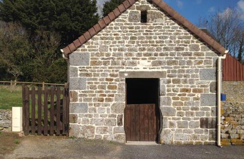 La Foret-Auvray House | La Cahute, gîte étape