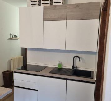 Ravascletto Apartment | La Casa degli Sbilfs - Wi-Fi, Netflix e Garage Box , a 2 minuti dallo Zoncolan