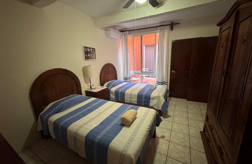 Ruta Independencia House | La Casa del Arbol Townhouse
