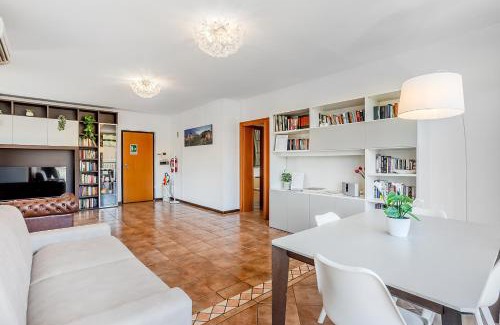 Aurelio Apartment | La Casa del Tomo - Serenity & Charme, steps from Cornelia Metro line A