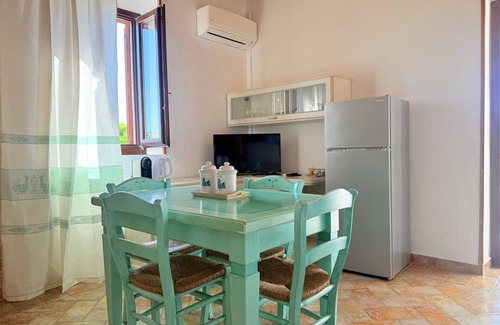Sos Alinos Apartment | [La Casa del Viale] Home with large outdoor area in Cala Liberotto
