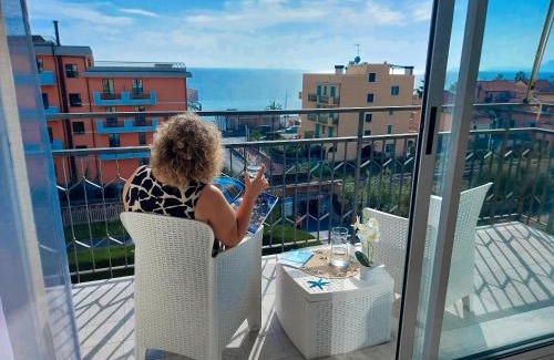 Pietra Ligure Apartment | La casa di Giuly, vista mare, parcheggio privato